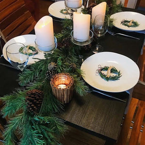 Deck the Halls with these Festive Holiday Table Ideas!