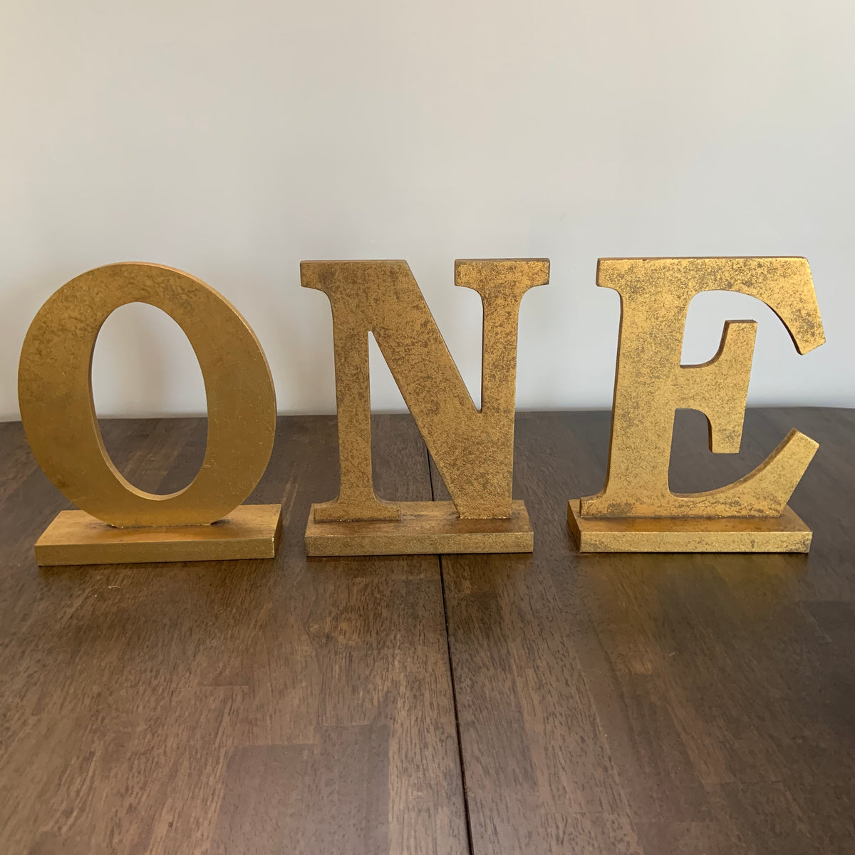 Gold ONE Letters – allwrappedupevents